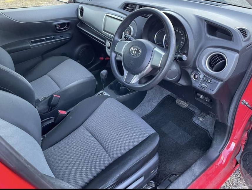 2014 TOYOTA VITZ F